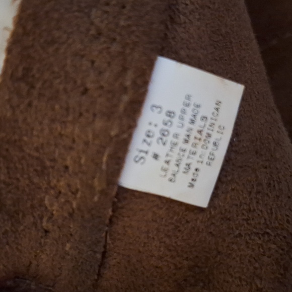 Minnetonka Boots 👢 - Picture 7 of 7